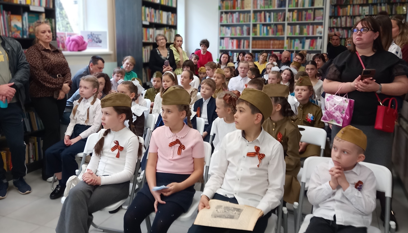 IX окружной литературно‑творческий конкурс чтецов «Мы о войне стихами говорим…» 